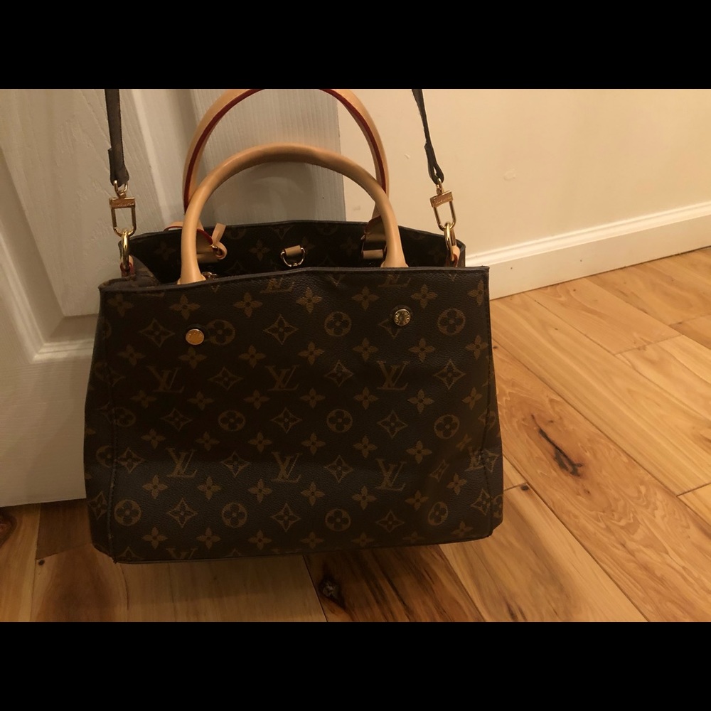 Crossbody purse with middle zipper monogram mm